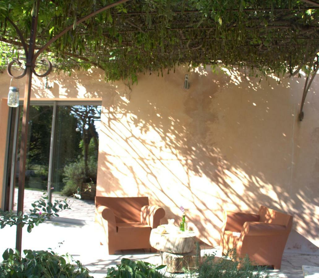 Hotel Mas Du Petit Claux Barbentane Exterior foto
